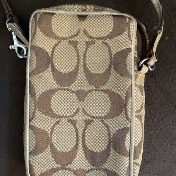 Coach Case - Picture 7 of 7